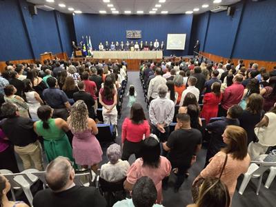 Foto da Notícia: Estagiários e novos advogados recebem a sua certidão na OAB-MT