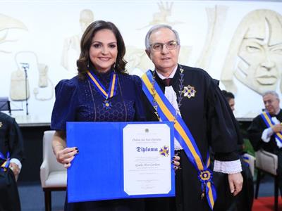 Foto da Notícia: Gisela Cardoso recebe insígnia de Comendadora