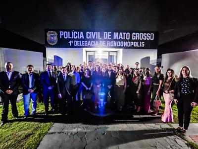 Foto da Notícia: Gisela Cardoso, diretores e comitiva da Seccional participam de inauguração da Sala da OAB na 1ª Delegacia de Rondonópolis